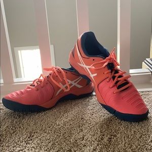 Women’s BRAND NEW SHOES!